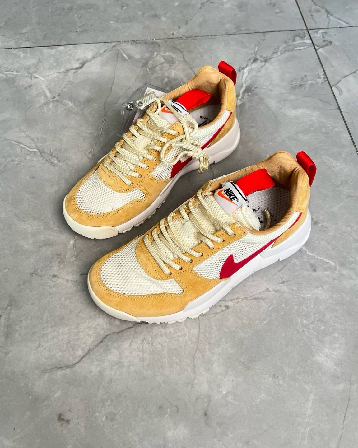 Кроссовки Nike