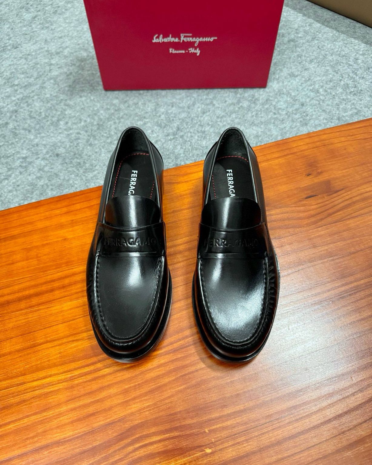Лоферы Salvatore Ferragamo