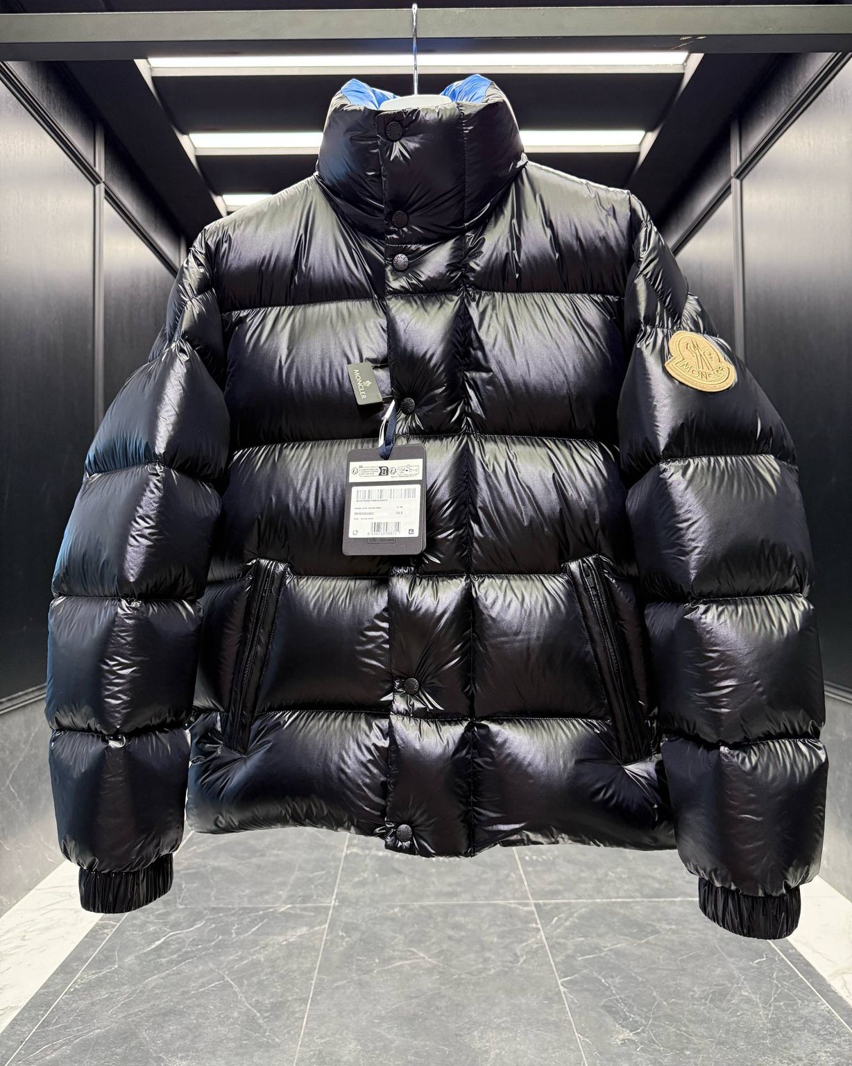 Пуховик Moncler Dervox