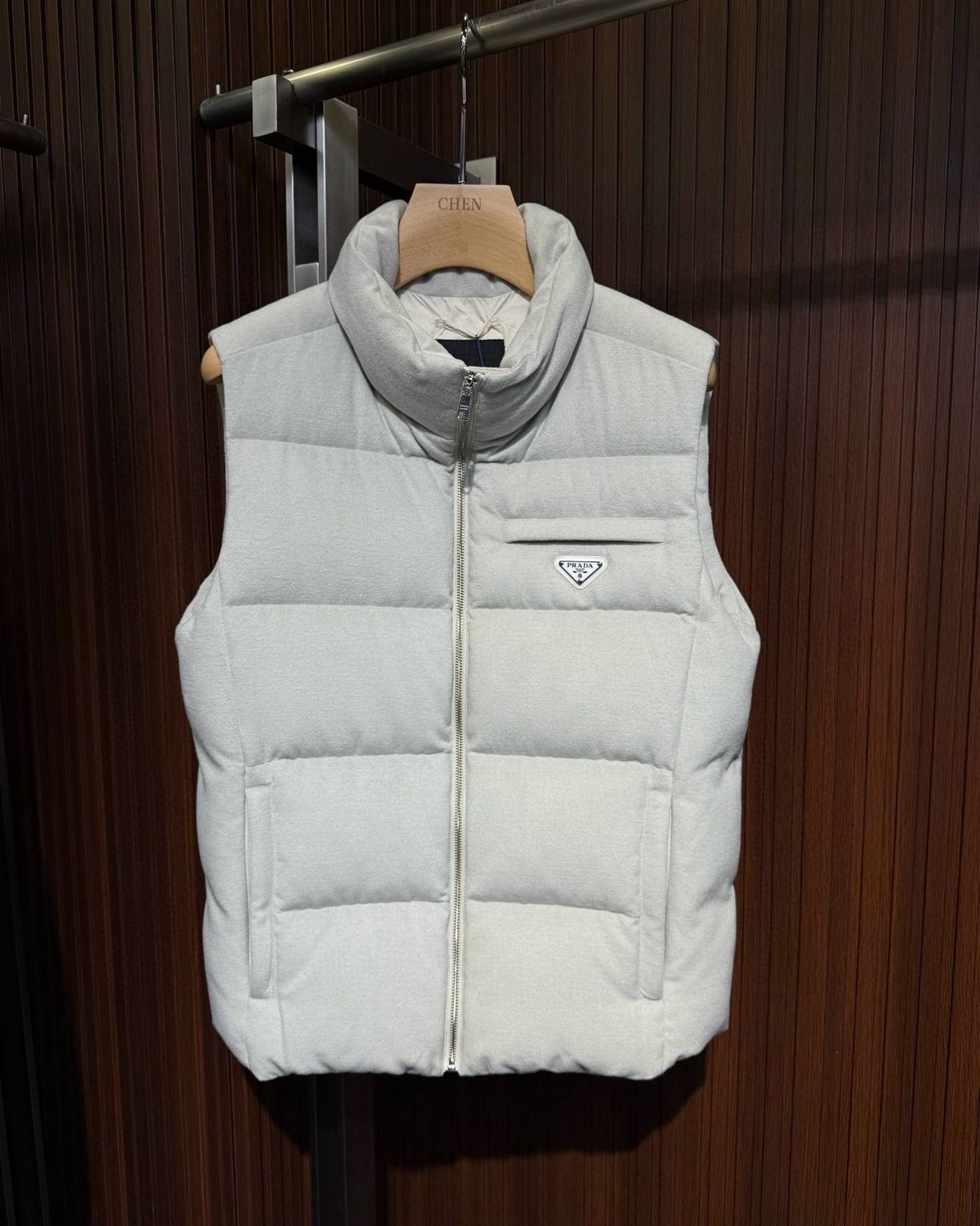Жилет Prada
