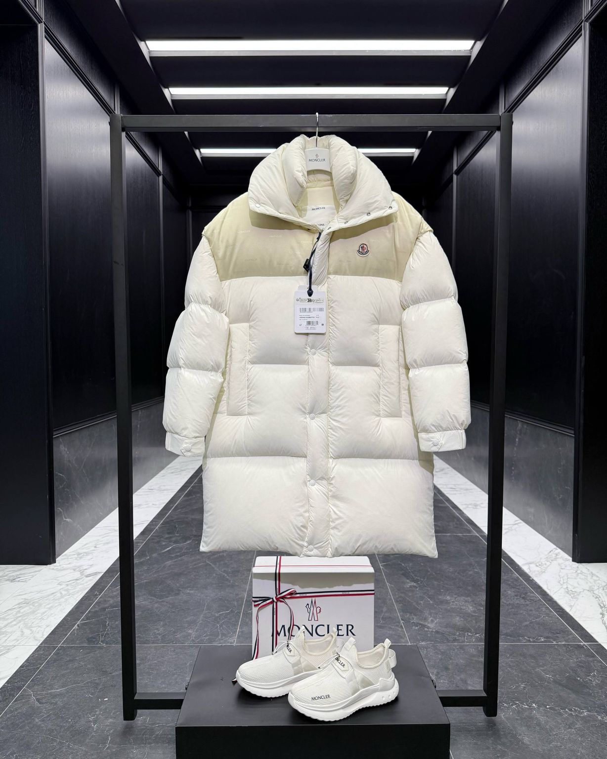 Пуховик Moncler Long Edition