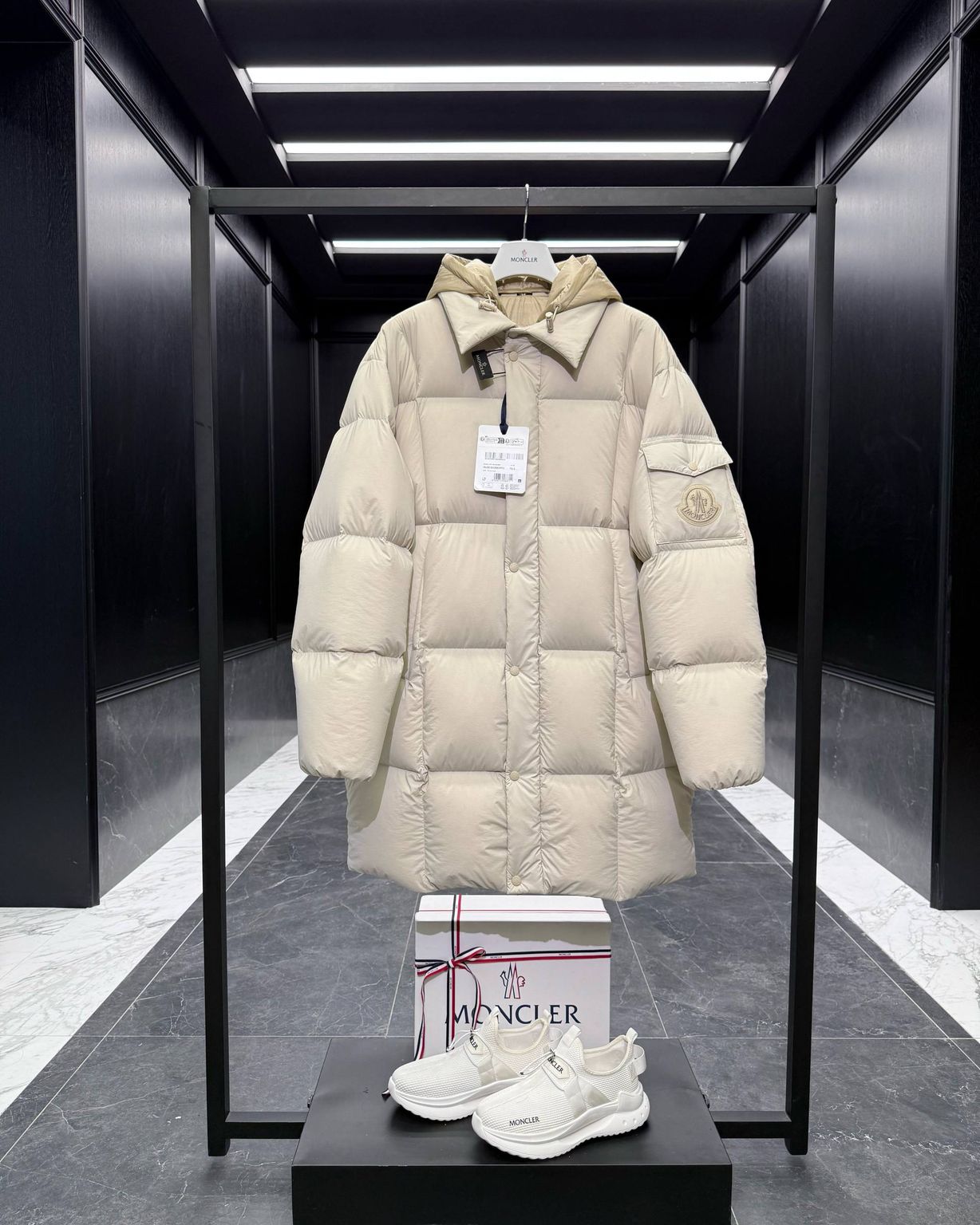 Пуховик Moncler Long Edition
