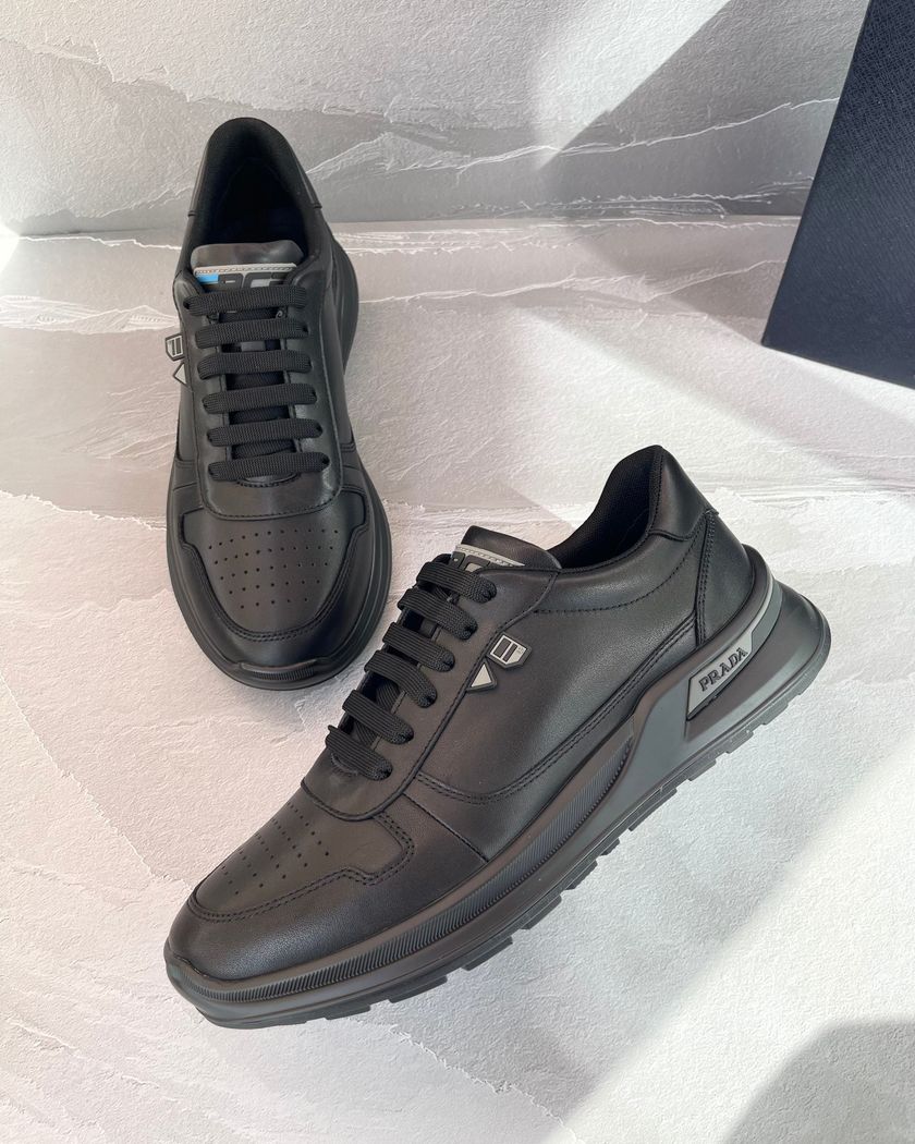 Кроссовки Prada