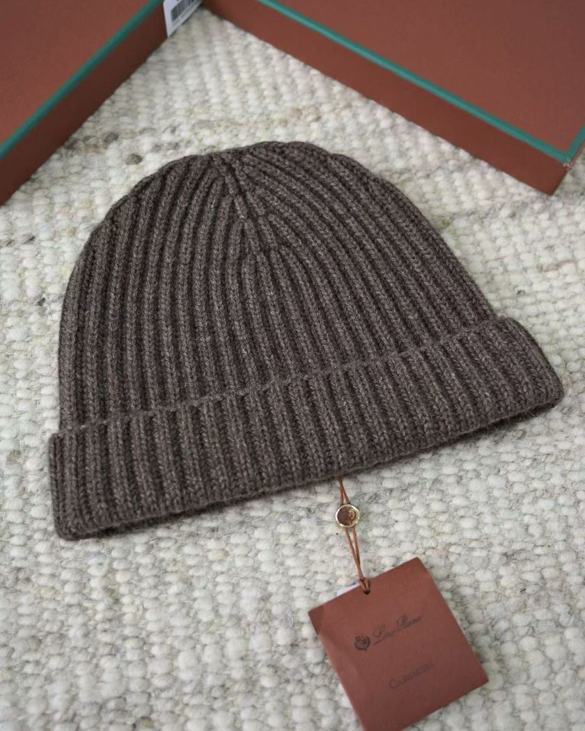 Loro Piana шапка из кашемира