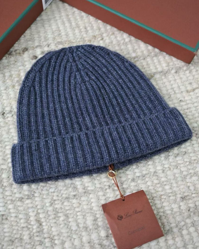 Loro Piana шапка из кашемира