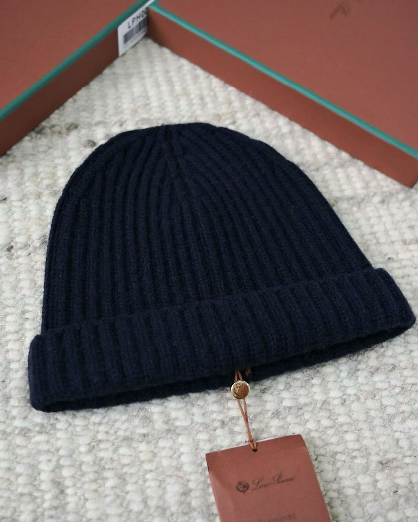Loro Piana шапка из кашемира