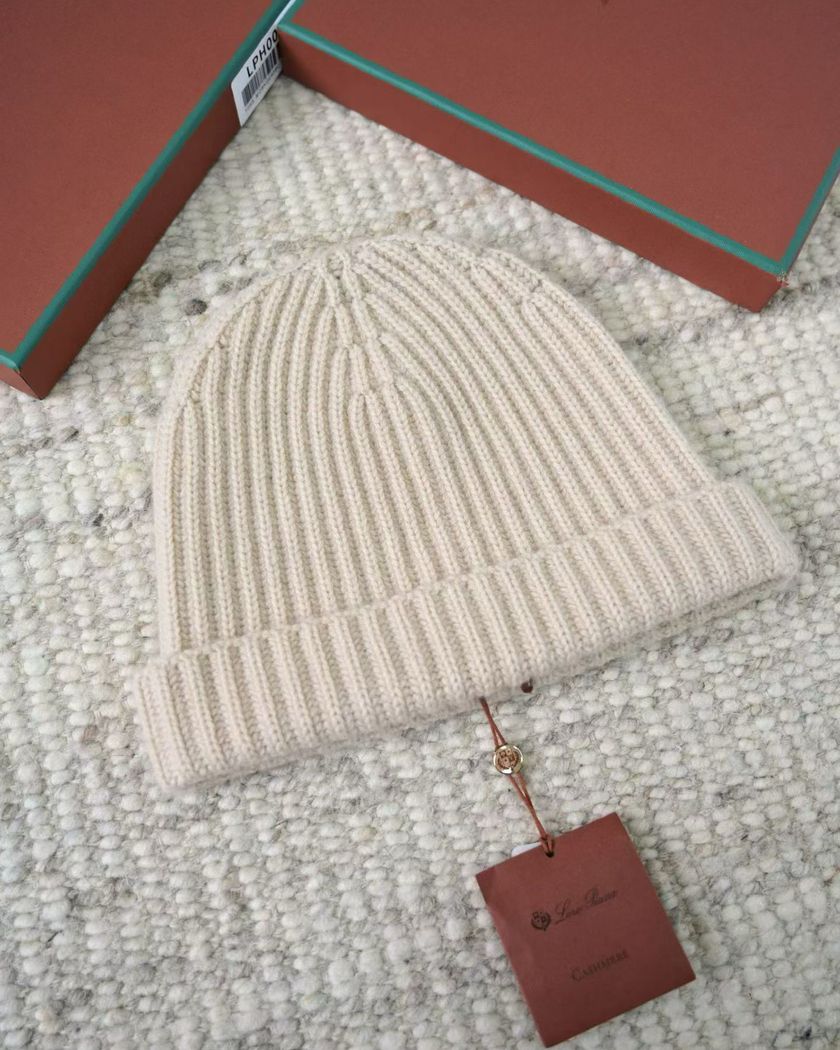 Loro Piana шапка из кашемира