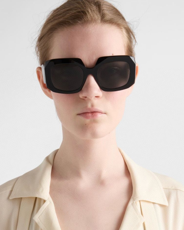 Очки Prada