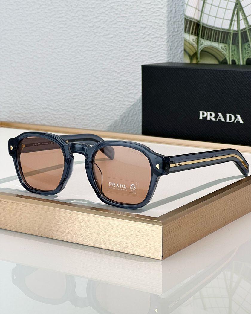 Очки Prada