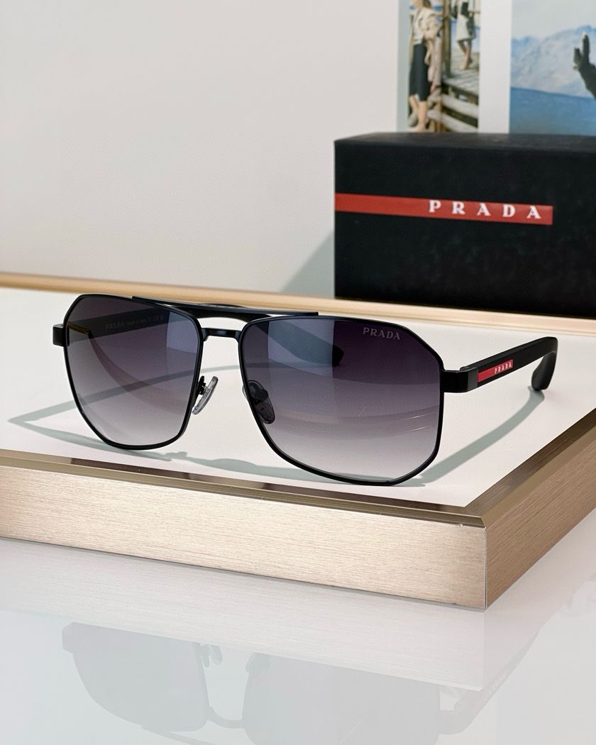 Очки Prada