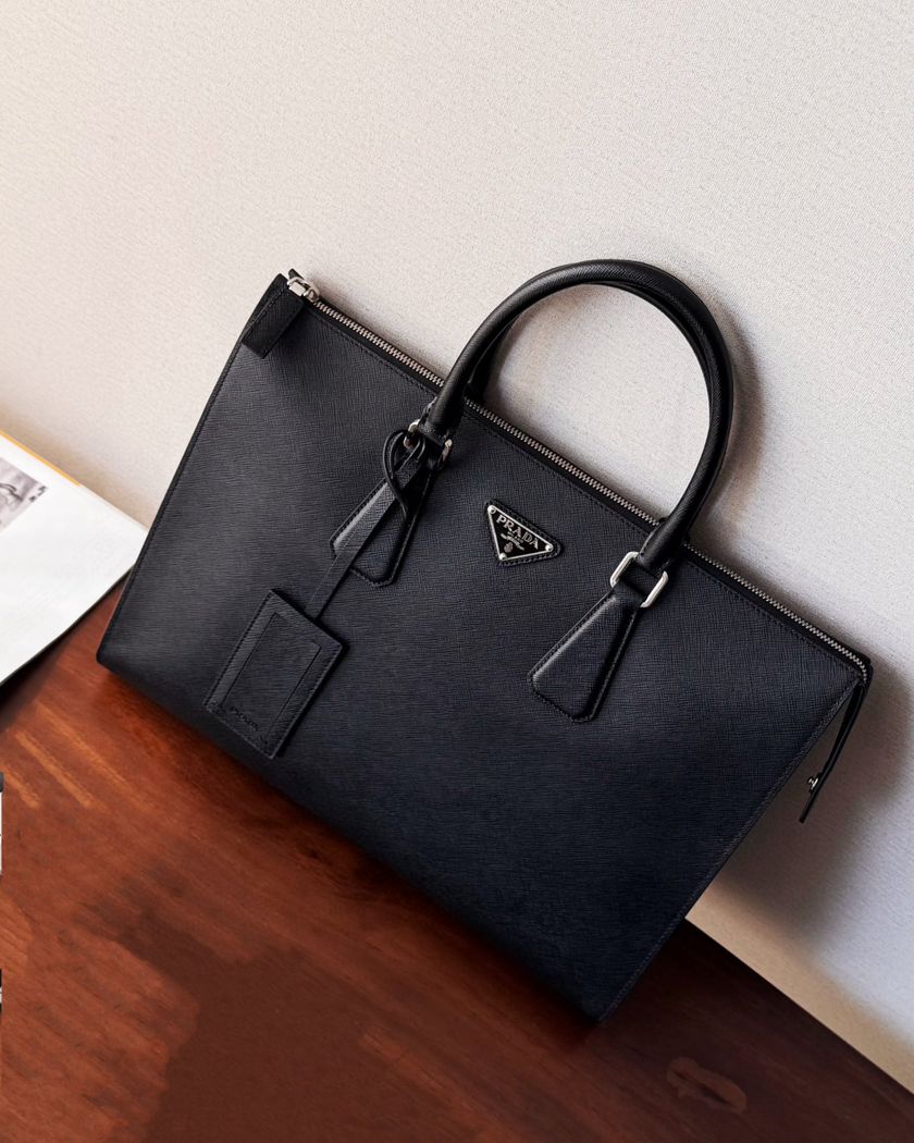 Портфель Prada из кожи Saffiano