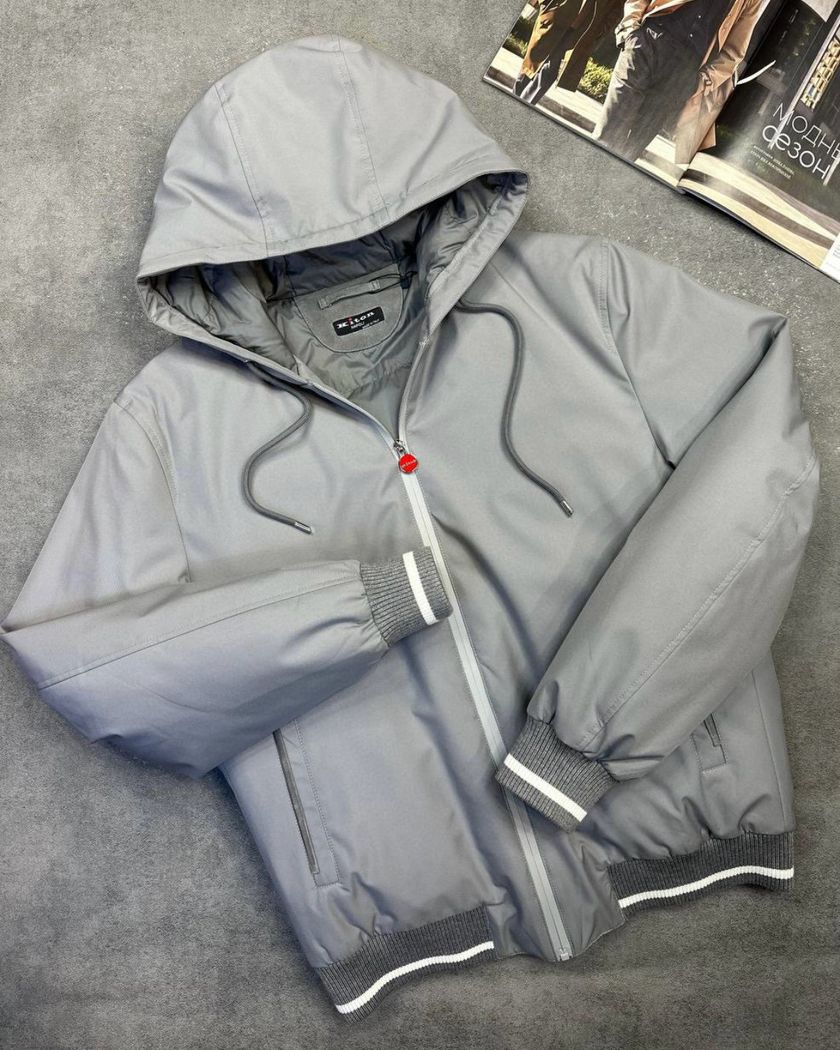 Kiton легкий пуховик