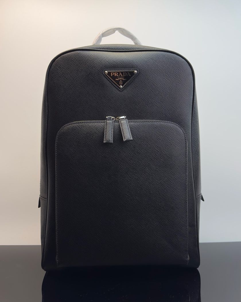 Рюкзак Prada из премиальной кожи Saffiano