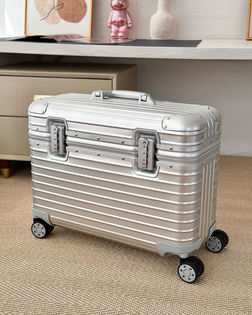 Чемодан Rimowa Pilot
