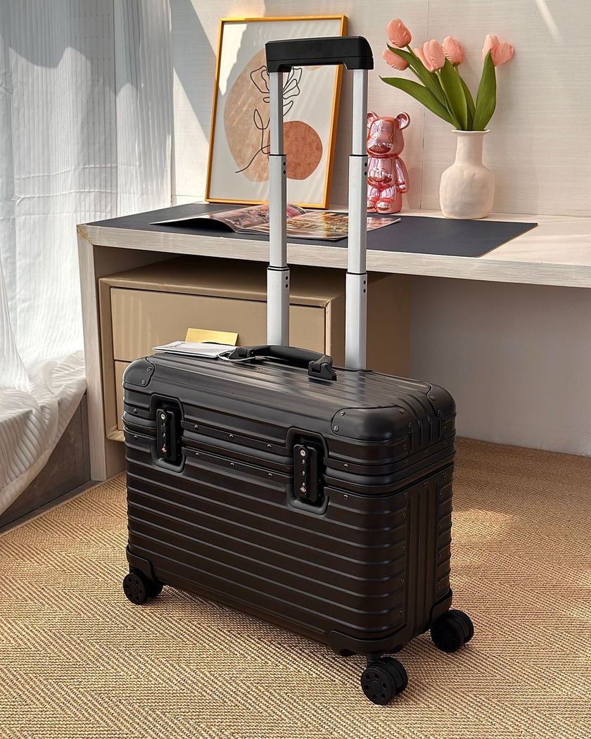 Чемодан Rimowa Pilot