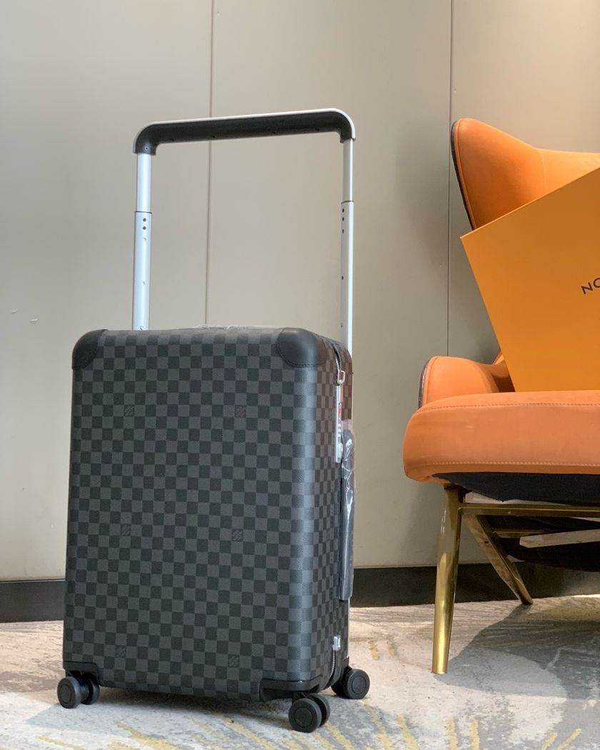 Чемодан Louis Vuitton Horizon 55