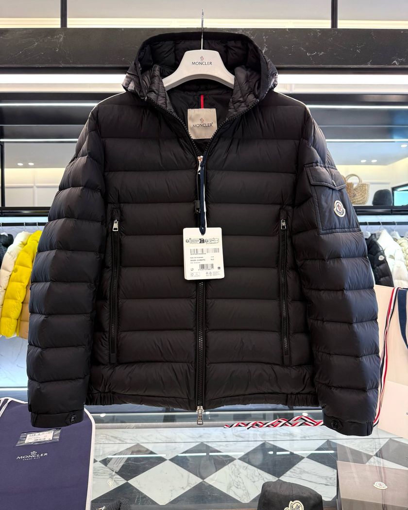 Пуховик Moncler