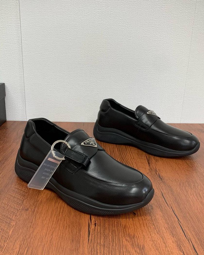 Кроссовки Prada