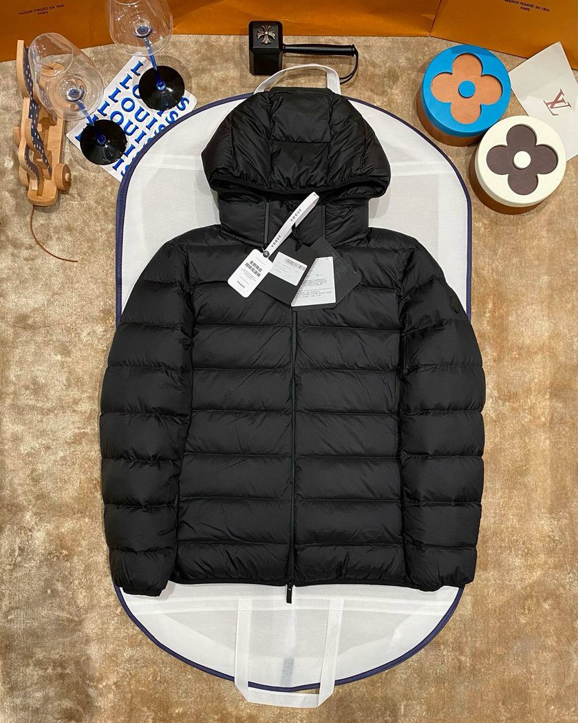 Пуховик Moncler Light Down Jacket