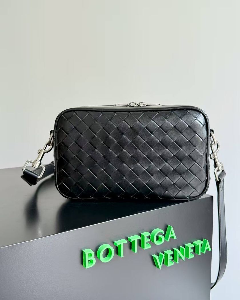 Сумка-клатч Bottega Veneta
