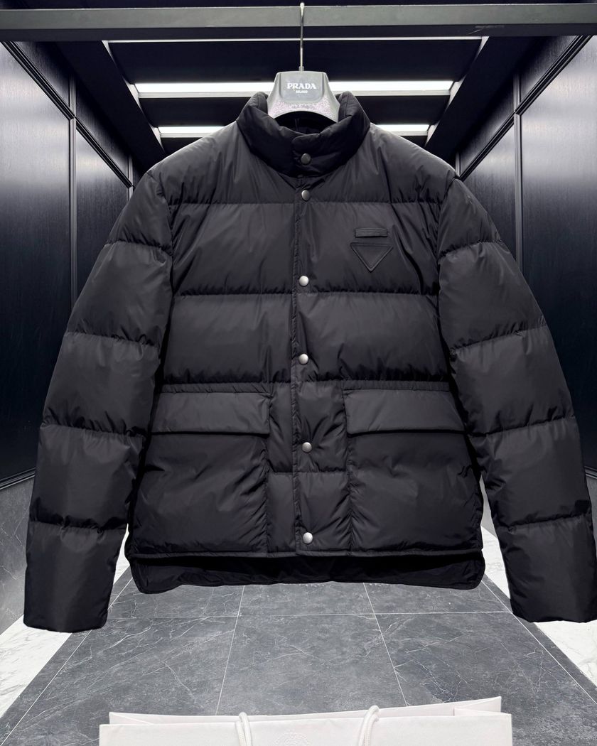 Пуховик Prada из серии Re-Nylon