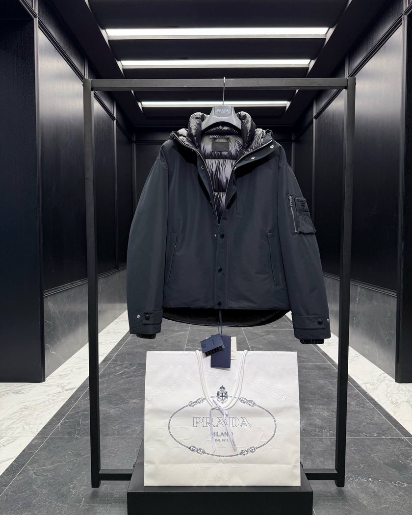 Куртка Prada Re-Nylon