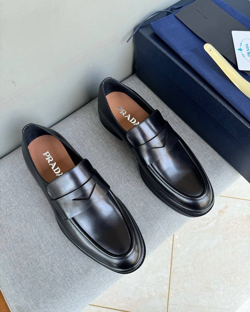Лоферы Prada
